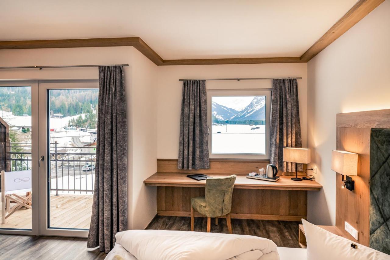 Hotel Foehrenhof Штанцах Экстерьер фото