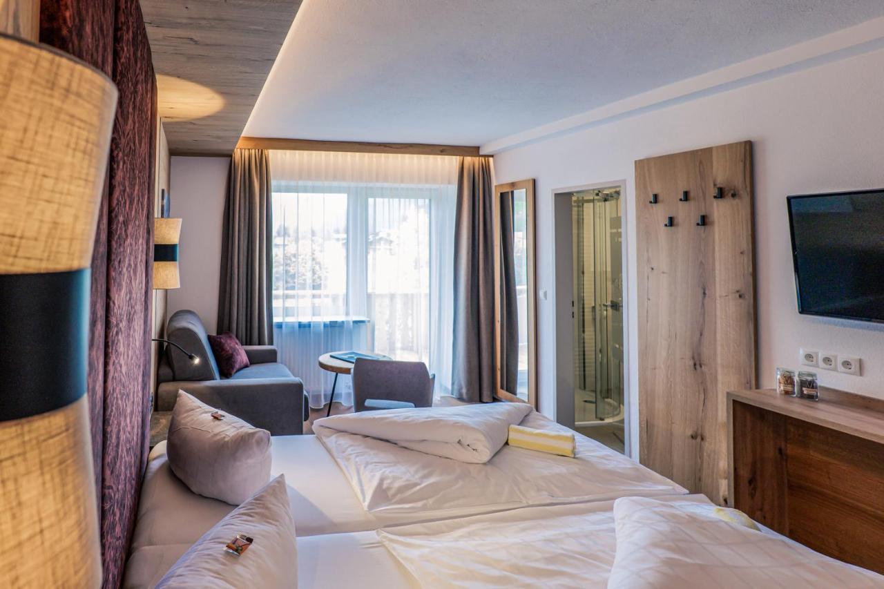 Hotel Foehrenhof Штанцах Экстерьер фото