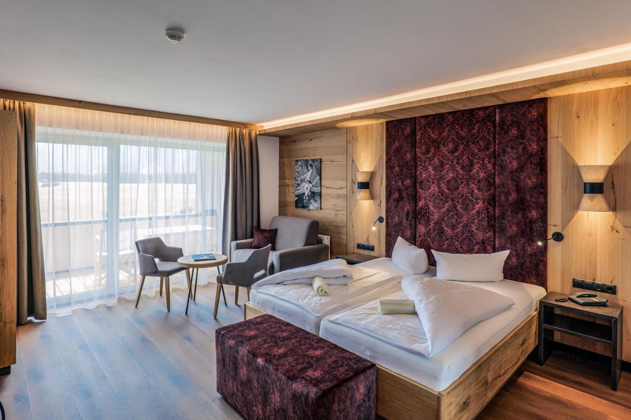 Hotel Foehrenhof Штанцах Экстерьер фото