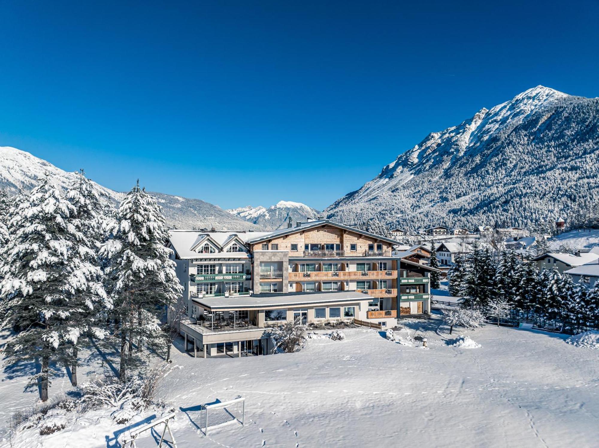Hotel Foehrenhof Штанцах Экстерьер фото